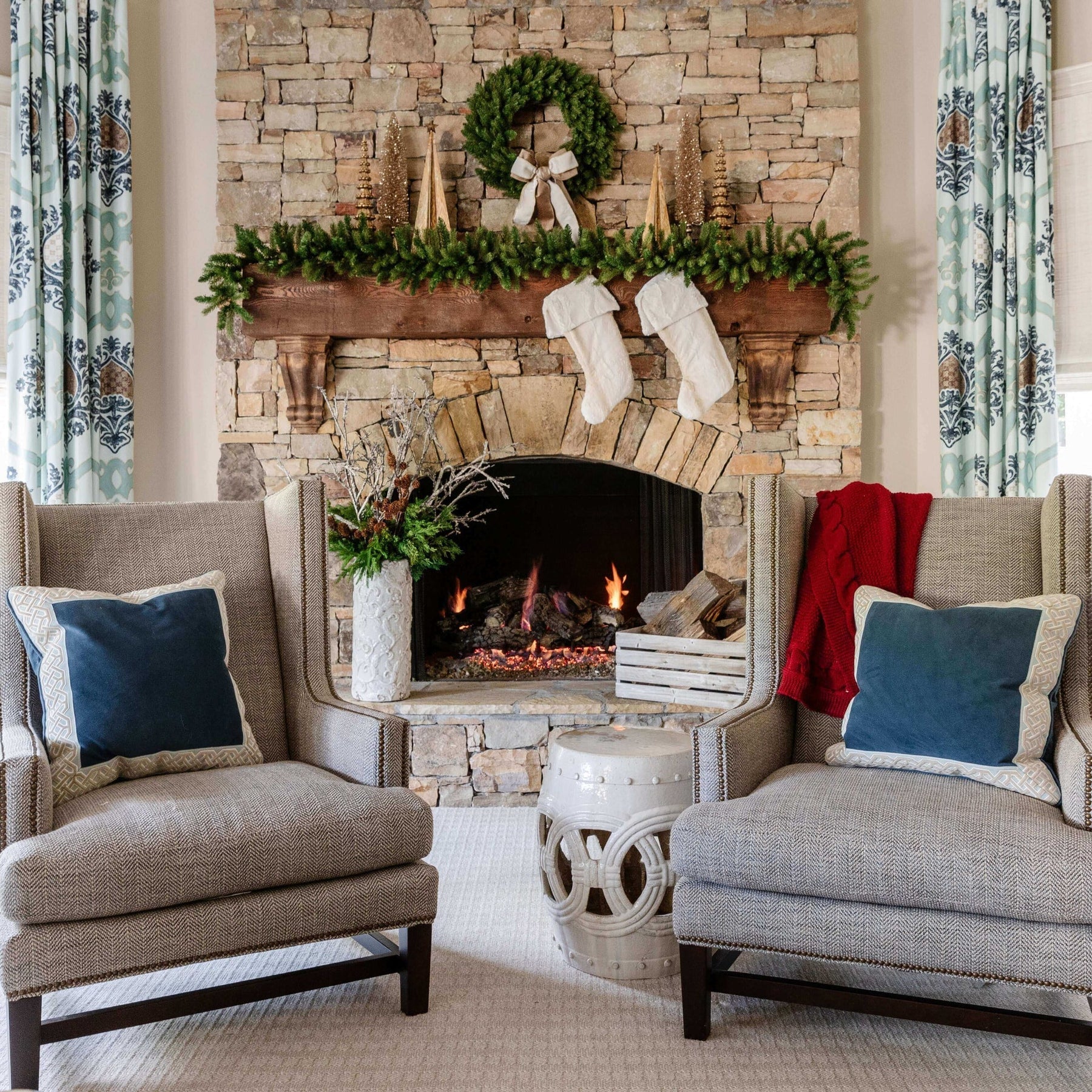 Guirlanda de abeto King Fraser com luzes LED brancas quentes (operada por bateria)