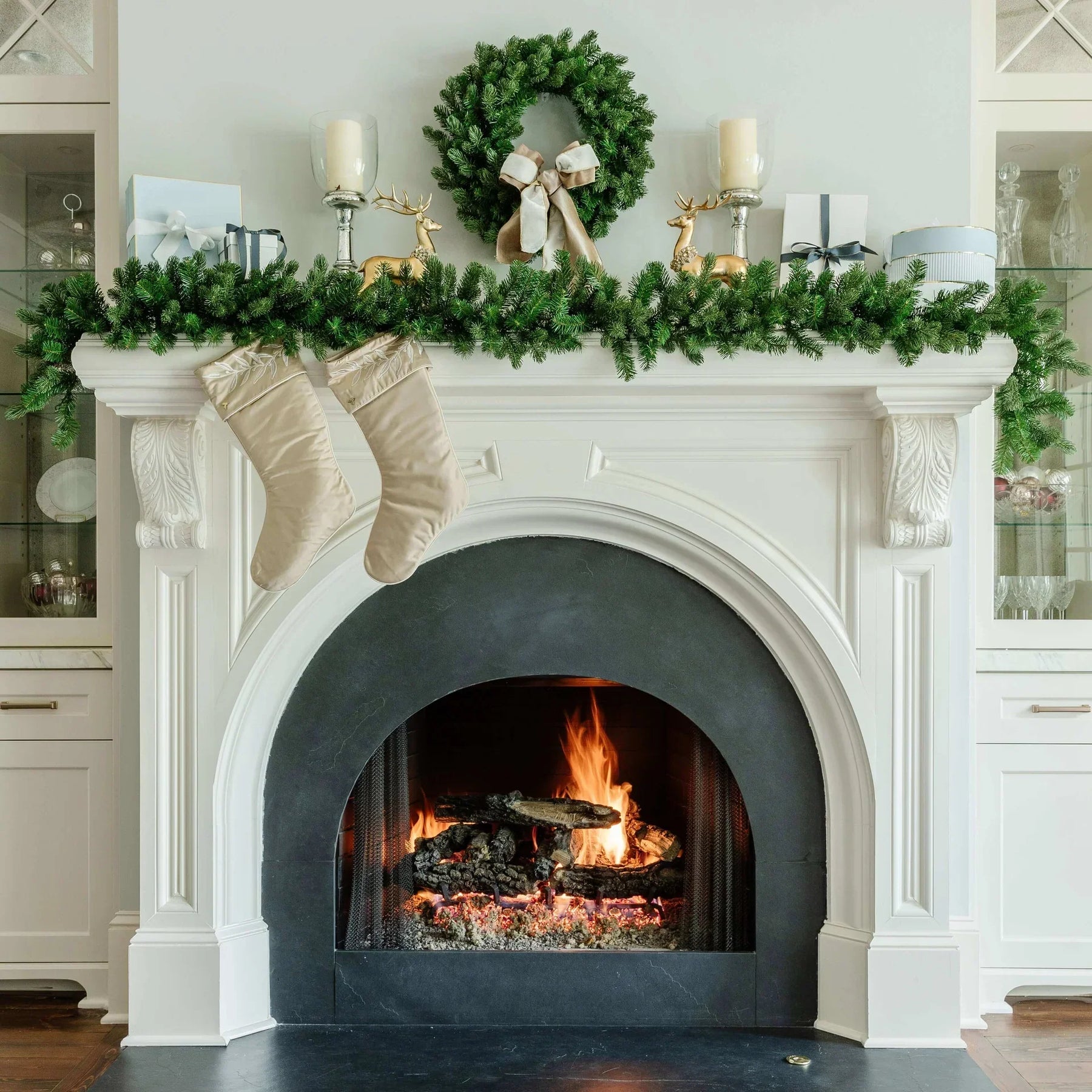 Guirlanda de abeto King Fraser com luzes LED brancas quentes (acionadas por tomada)