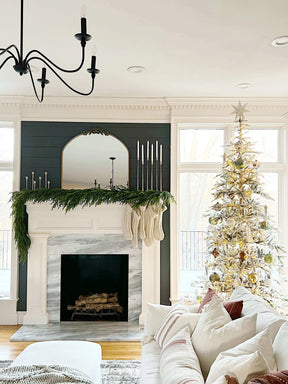 Árvore de Natal artificial King Noble Flock com 500 luzes LED brancas quentes