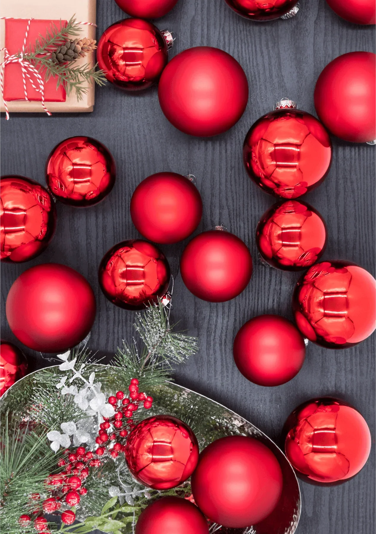 Enfeites de vidro essenciais vermelhos (pacote com 24)