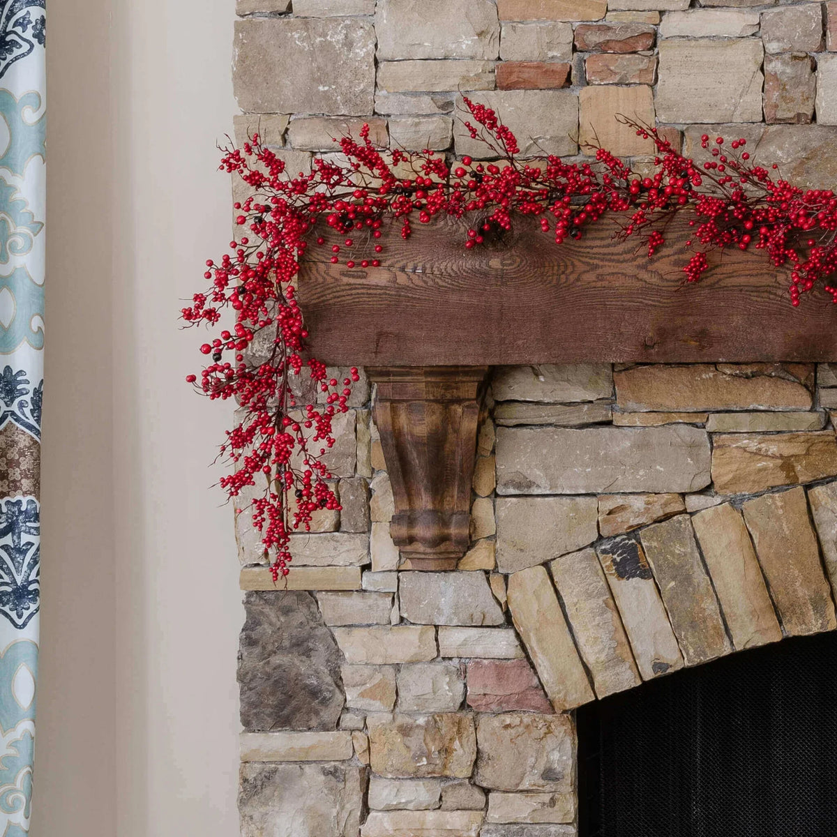 Guirlanda de frutas vermelhas  sem iluminação