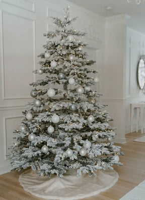 Enfeites de vidro essenciais brancos (pacote com 24)