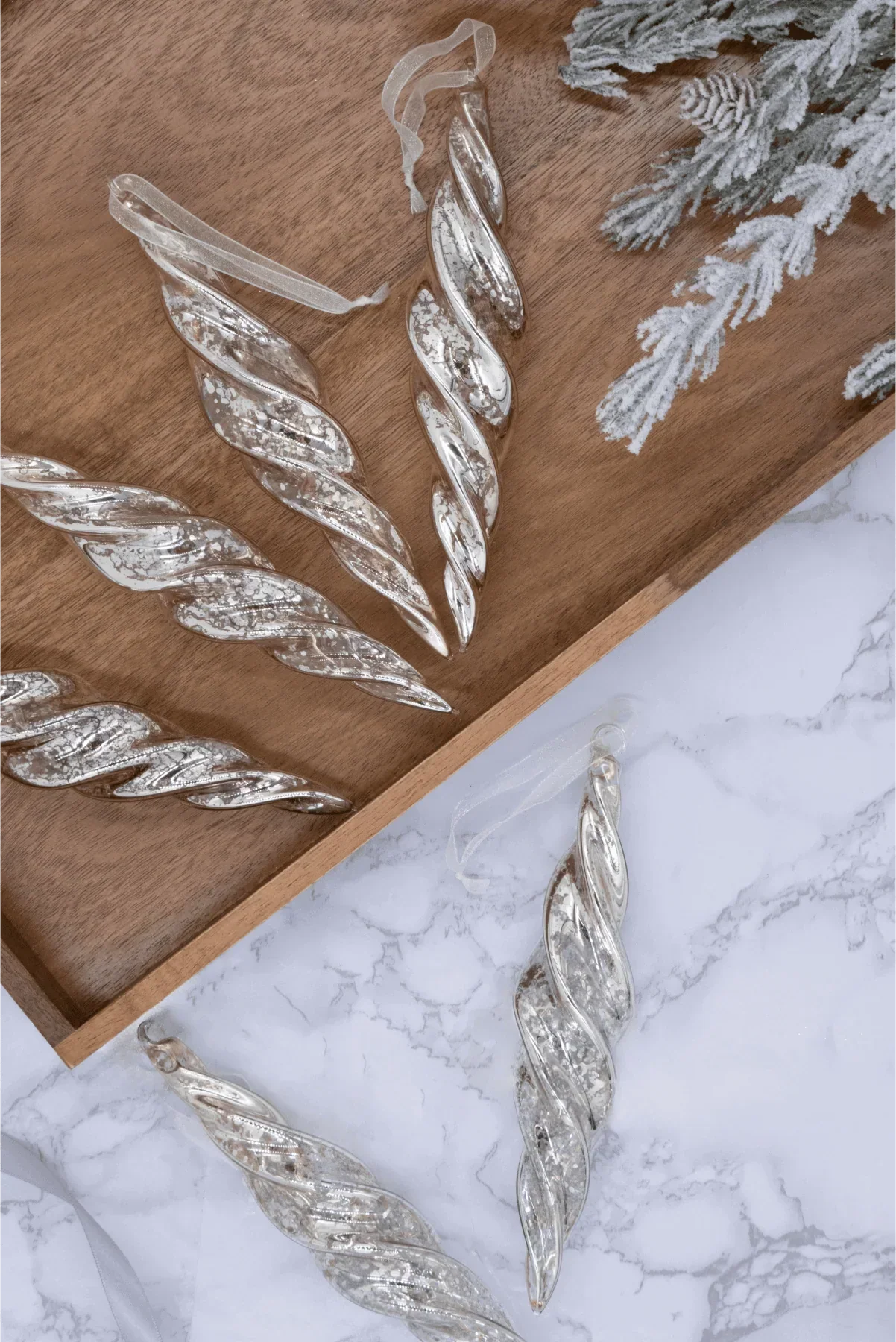 Conjunto de enfeites de vidro Silver Twists (pacote com 6)